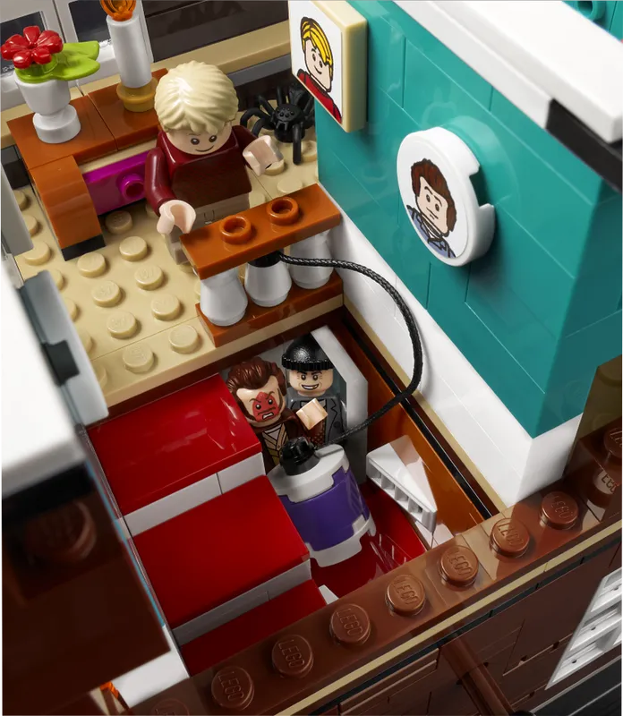 LEGO® Ideas Home Alone - 4