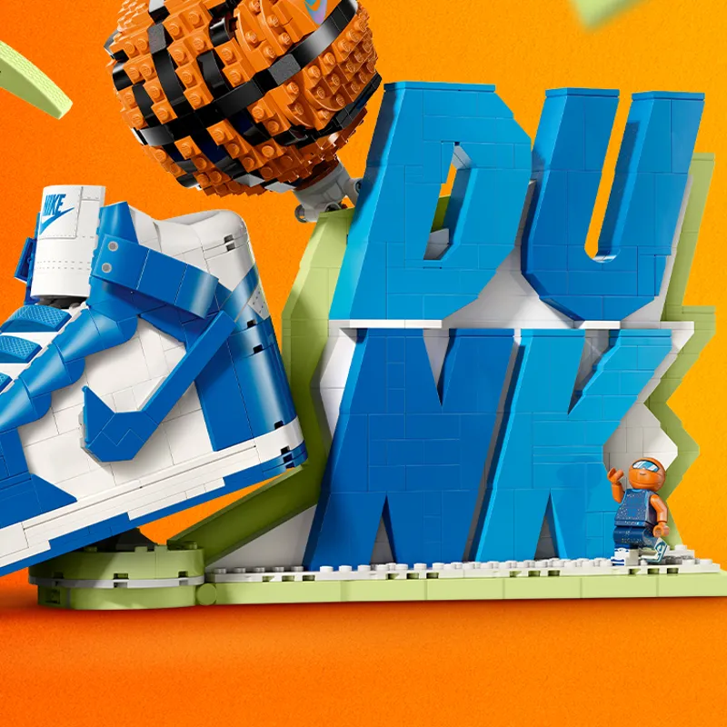 Nike Dunk x LEGO® Set - 14