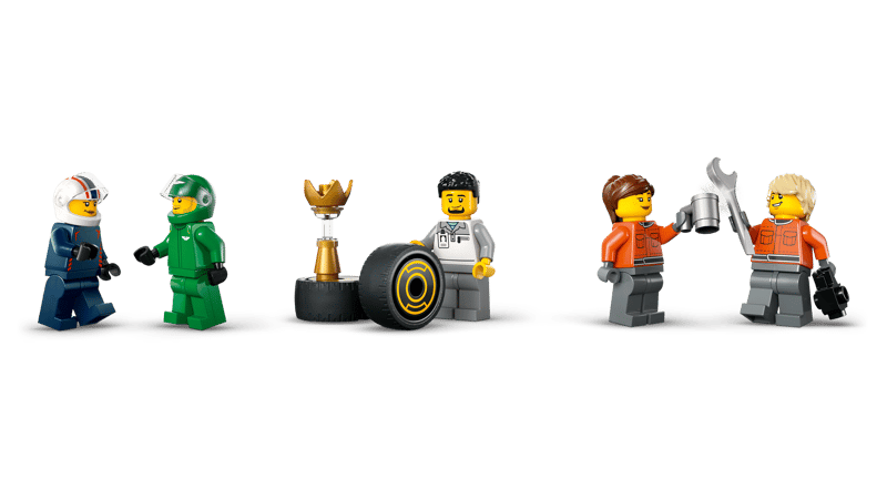 F1® truck met RB20 en AMR24 F1® auto's - 3