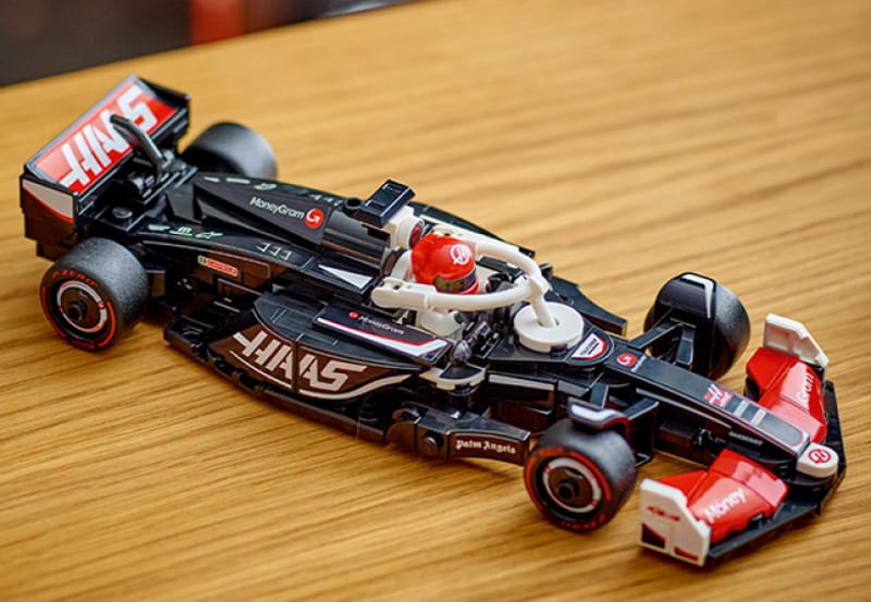 MoneyGram Haas F1® Team VF-24 racewagen - 15